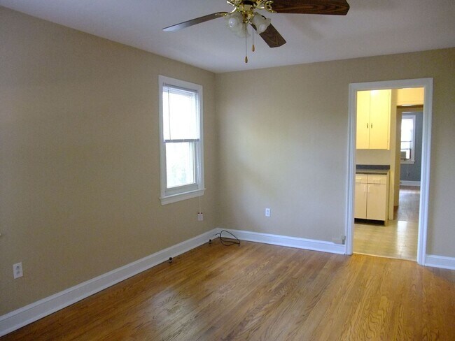 Building Photo - 8206 Greenwood Ave