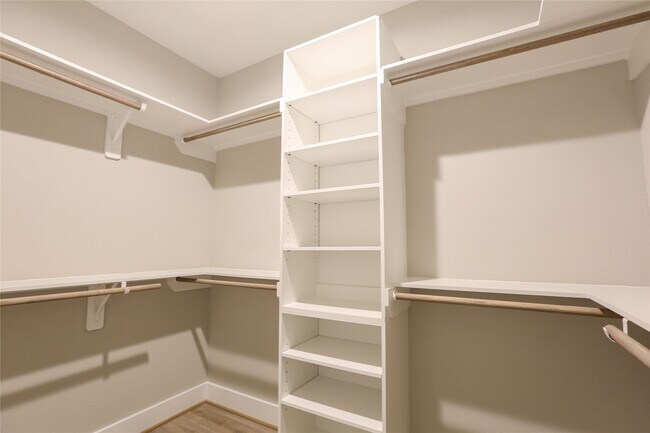 Building Photo - 1718 Hardy St