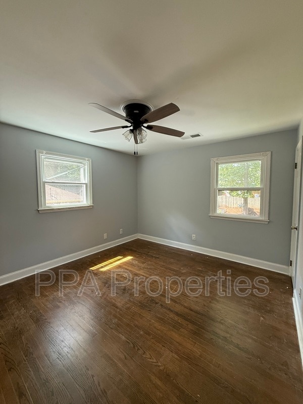 Building Photo - 2115 Churchill Dr