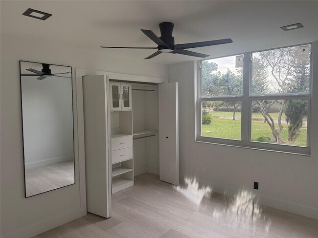 Building Photo - 3010 N Course Dr