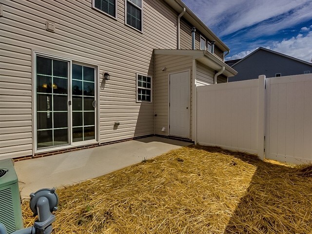 Building Photo - 4028 Tarrant Trace Cir