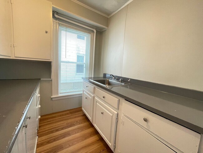 Building Photo - 350 Portland St