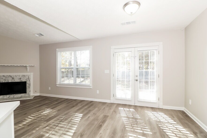 Building Photo - 731 Sugar Oak Ln