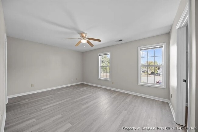 Building Photo - 122 Sherman Ct