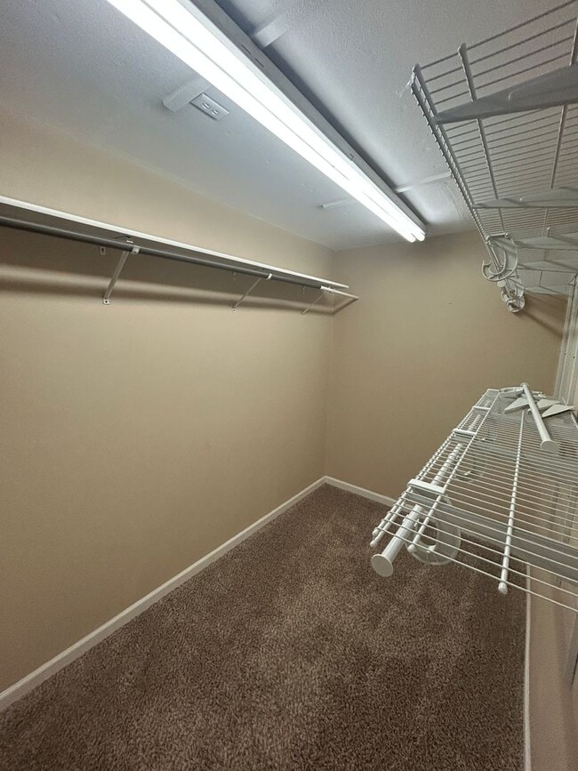 Building Photo - 3 Bed, 2 bath Rambler Home in Skyway, $3,150/mo.