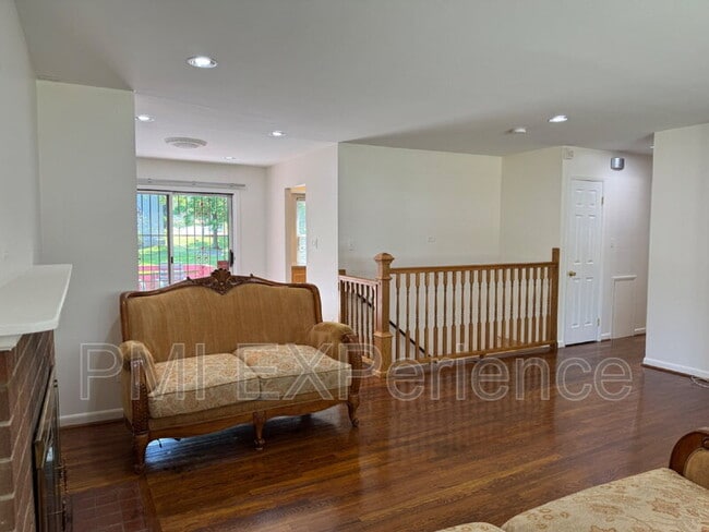 Building Photo - 3203 Amador Dr