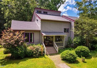 Building Photo - Beautiful & Spacious 3 Bedroom 3 Baths