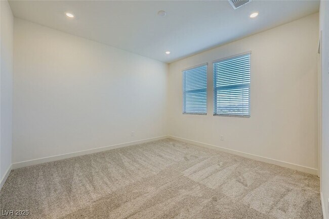 Building Photo - 11737 Stone Curlew Ave