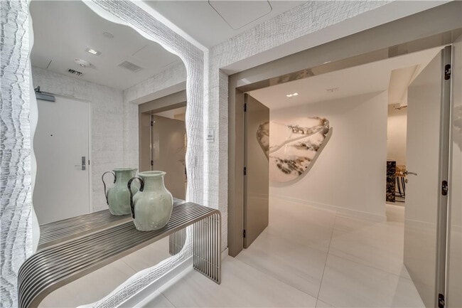 Building Photo - 2200 N Ocean Blvd