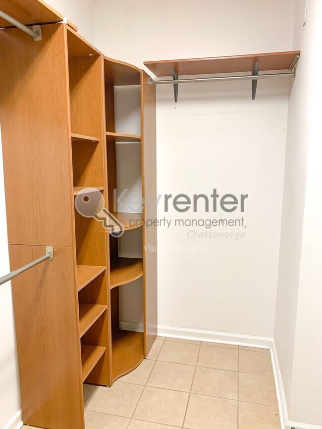 Building Photo - 7716 Royal Harbour Cir