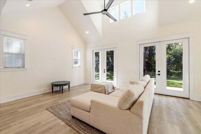 Building Photo - 4028 Poets Trl