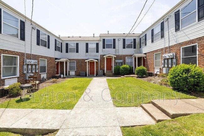 Building Photo - 3516 E Richmond Rd