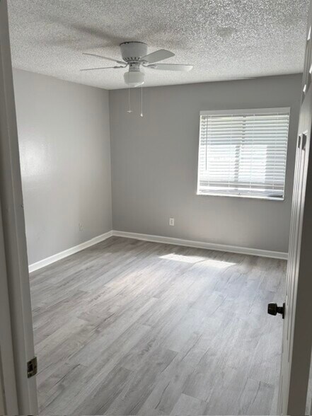 Building Photo - 105 Springwood Cir