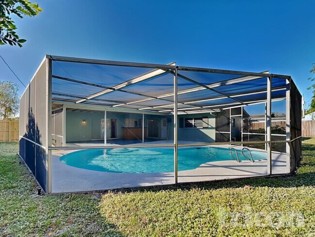 Building Photo - 3516 E Roundtree Dr