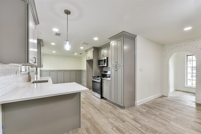 Building Photo - 4707 Northrup Dr