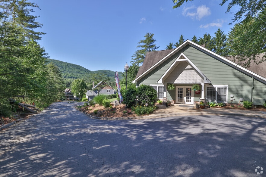 Leasing Office - Eastwood Village Apartment Homes