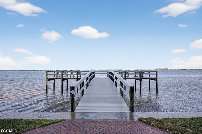 Building Photo - 1900 Virginia Ave