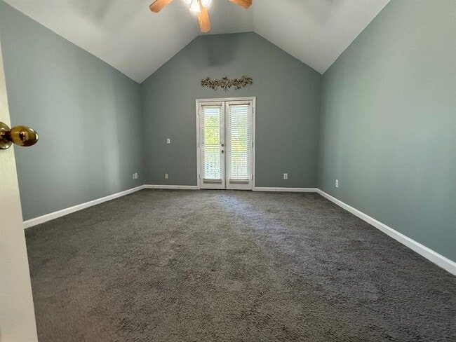 Building Photo - 1173 Island Pl E