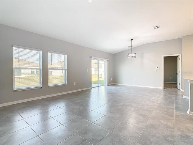 Building Photo - 1033 Holden Wy