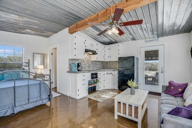 Building Photo - 441 Leaning Oak Trail