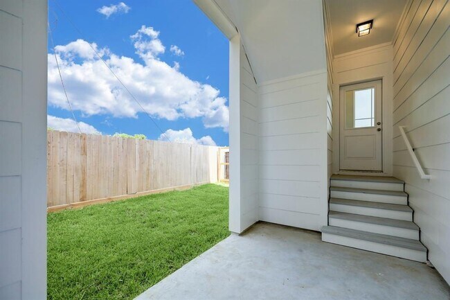 Building Photo - 5207 Burress Springs Ln