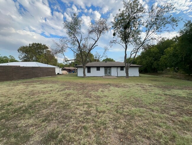 Back Yard 3 - 305 Mimosa St