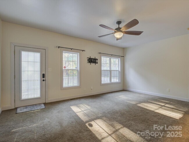 Building Photo - 4405 Sugar Cane Ct