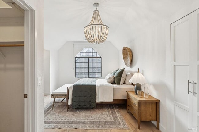 Building Photo - 93 Ashford Ave