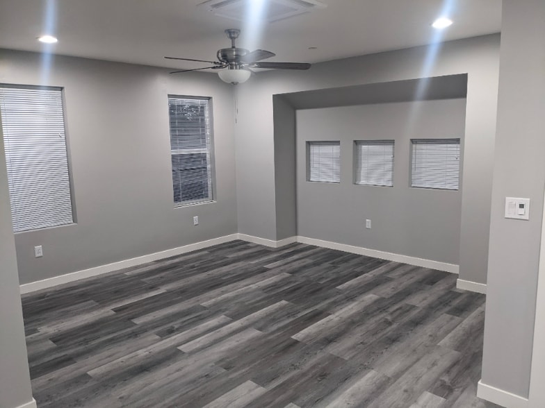 Building Photo - 2521 Victorian Alley