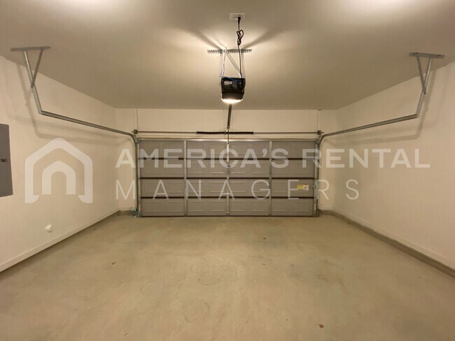 Building Photo - 1540 Brookhaven Dr