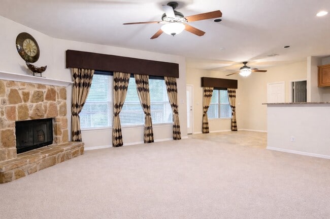 Building Photo - 169 Red Hawk Ridge