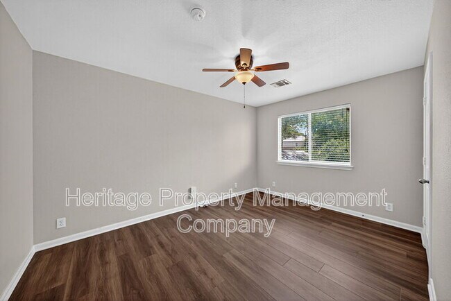Building Photo - 606 Horn Run