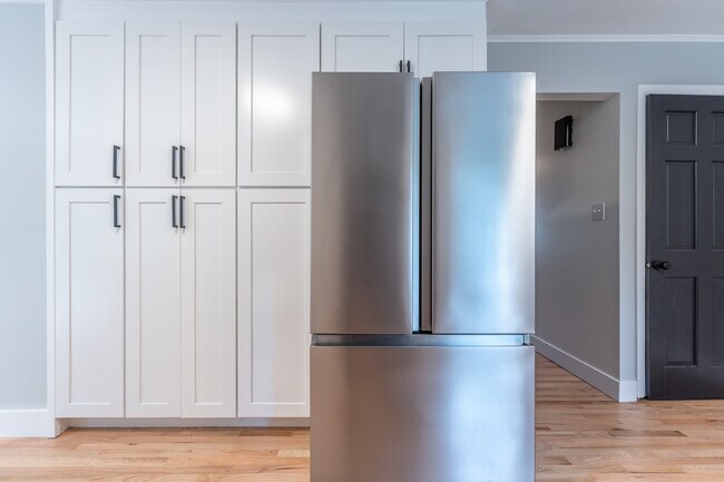 Building Photo - 3 Heather Ln