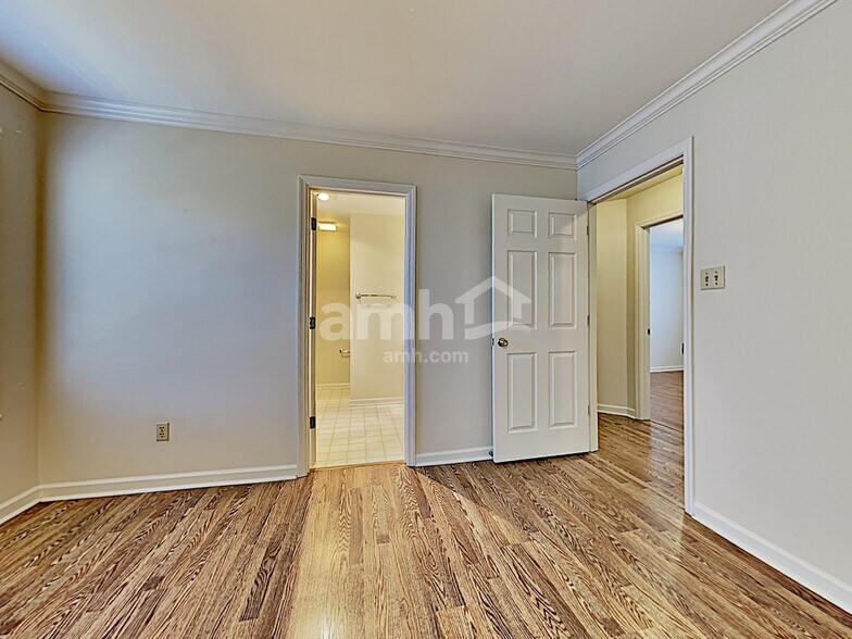 Building Photo - 10225 Highgate Cir