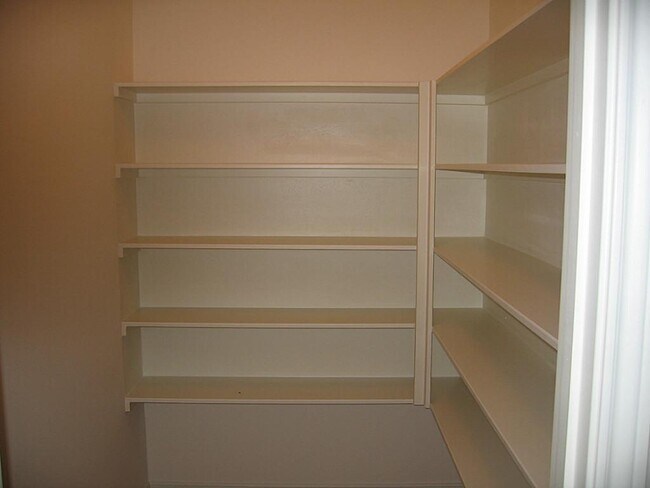 Building Photo - 3710 Sherwood Ln