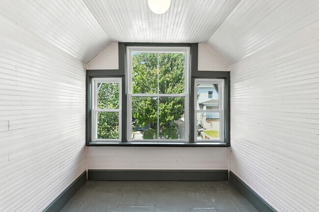 Building Photo - 2965 Harris Street