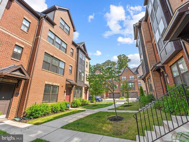 Building Photo - 2841 Hokie Ln