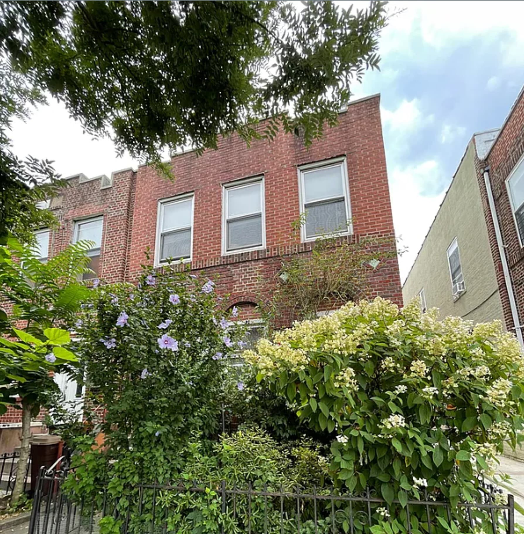 Building Photo - 2408 Beverley Rd