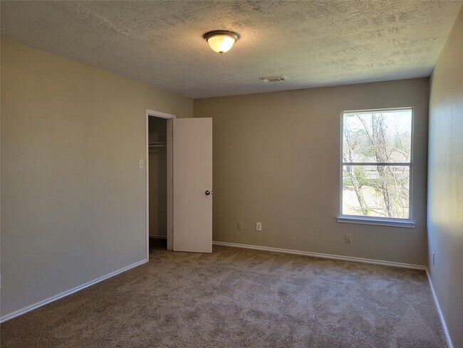 Building Photo - 19426 Old Barngate Ln