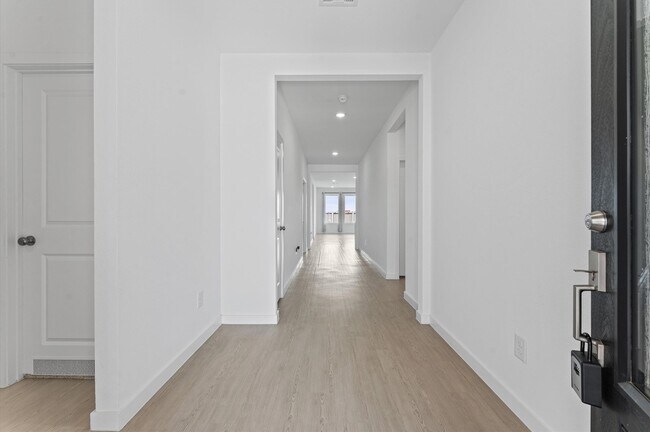 Building Photo - 16503 Mesquite Fld Dr