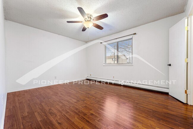 Building Photo - 6975 Mariposa St