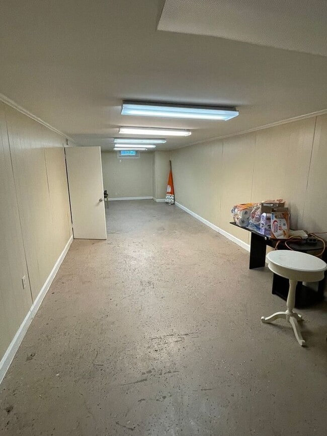 Building Photo - 2223 Humphrey St