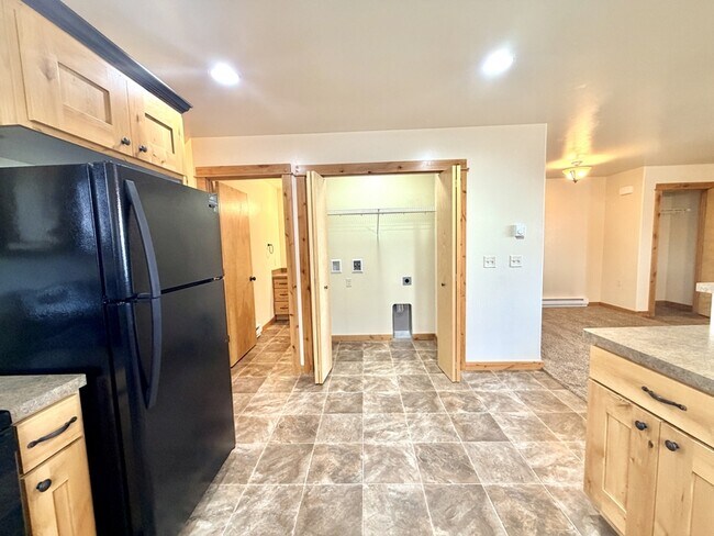 Building Photo - 3724 Travertine Way