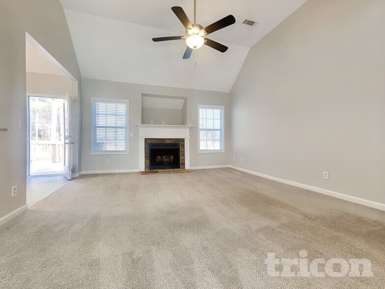 Building Photo - 2940 Emerald Springs Dr