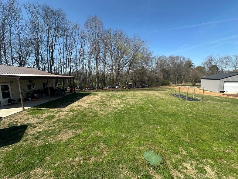 Building Photo - 1008 Hunt Ct W