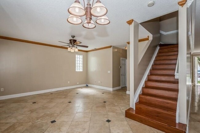 Building Photo - 5315 NW 126th Dr