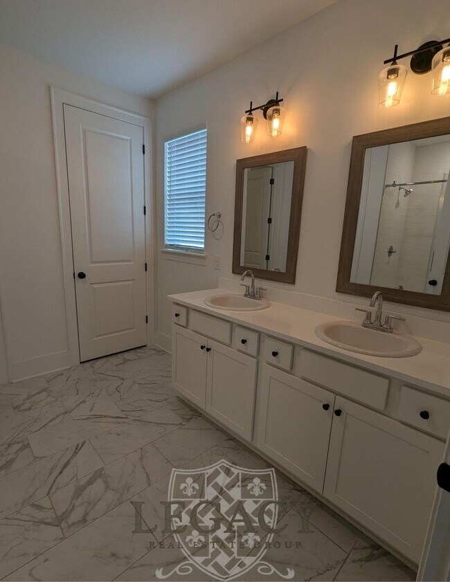 Building Photo - 7276 Ludlow Dr