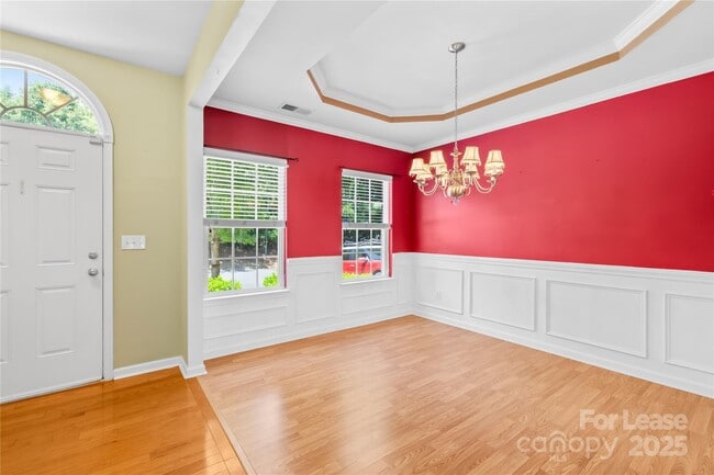 Building Photo - 709 Prospect Lane