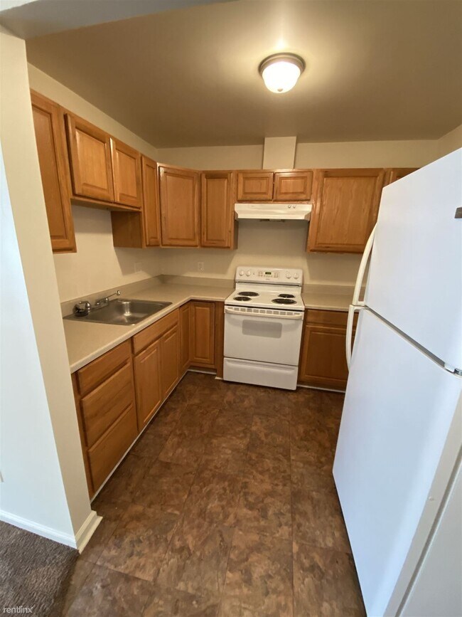 Building Photo - 17161 Denver St