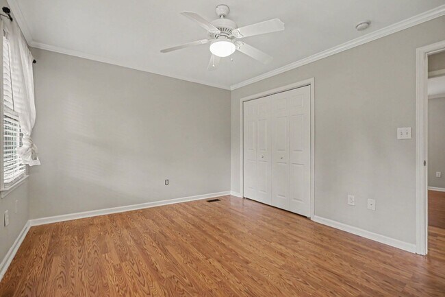 Building Photo - 290 University Cir